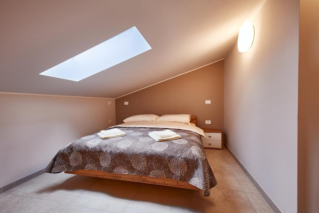 Posestvo Rouna - Winery And Apartments Vipava Luaran gambar